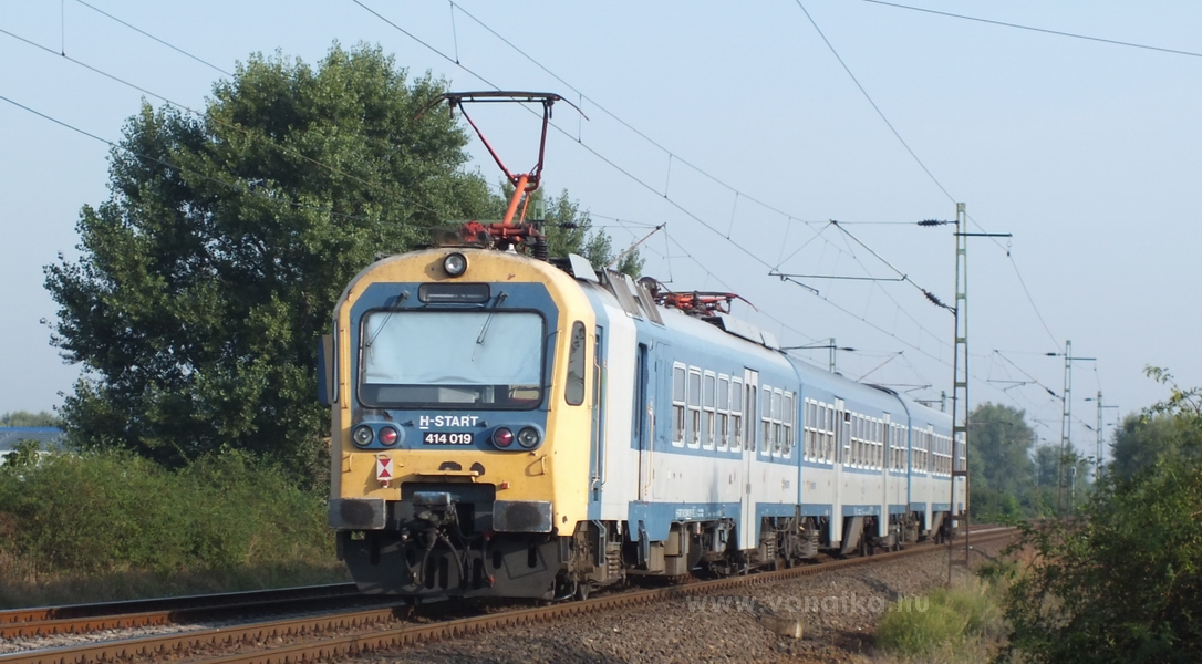 414 019